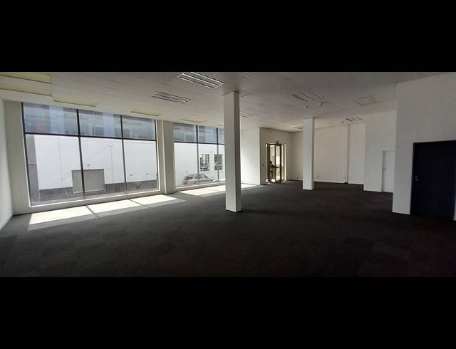 186M² OFFICE TO LET IN BRYANSTON